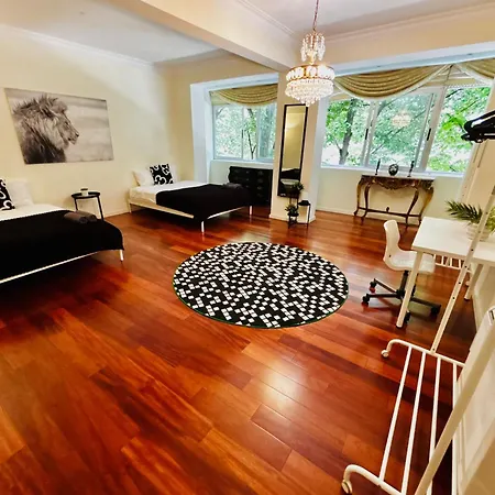 Luxury In Lisbon, Perfect For Tourists Vandrarhem